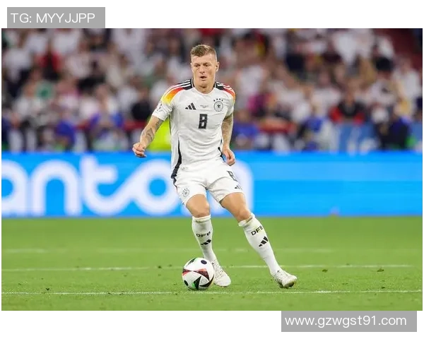 背心足球明星的精彩瞬间与风采展示尽在此处