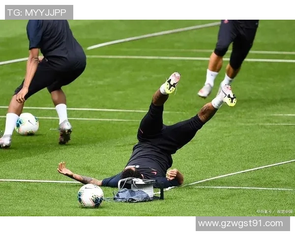 足球明星4号因场外冲突被拍到打架引发热议与争议